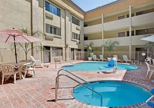 Days Inn by Wyndham West Covina