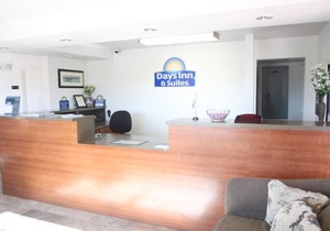Days Inn & Suites by Wyndham Needles