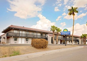 Days Inn & Suites by Wyndham Needles