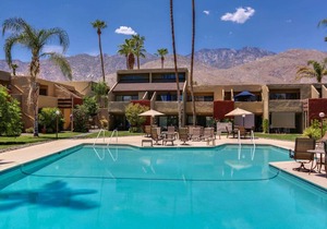 Deluxe 1 Bedroom Palm Springs Condo..Great Views!