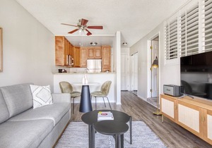 Deluxe North Hollywood 1BR w/Gym, Pool, walk to shops, by Blueground