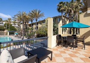 Deluxe Playa Del Rey 2BR w/Pool & Gym, nr Playa Beach, by Blueground