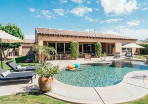 Desert Grove by AvantStay Oasis Retreat w Pool BBQ Grill