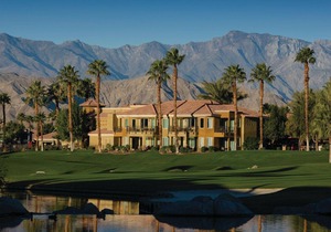 Desert Springs Villas large bedroom with full kitchen