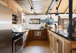 Dream Catcher Retreat + Hot Tub + EV + Games