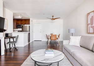 Dreamy Hollywood 1BR w/Pool, walk to metro, restaurants, by Blueground