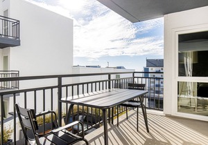 Dreamy Redondo Beach 1BR w/Pool, Gym, steps to Beach, by Blueground