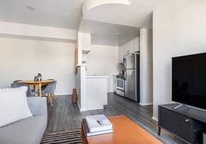 Dreamy West Hollywood 2BR, close to bars, restaurants, TJ, by Blueground