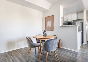Dreamy West Hollywood 2BR, close to bars, restaurants, TJ, by Blueground