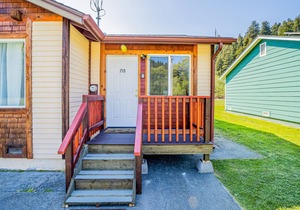 Efficient Studio Getaway w/ Free WiFi, Kitchenette, & Private Washer & Dryer!