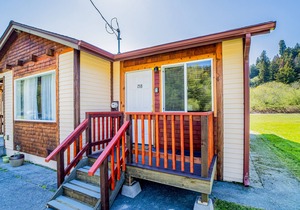 Efficient Studio Getaway w/ Free WiFi, Kitchenette, & Private Washer & Dryer!