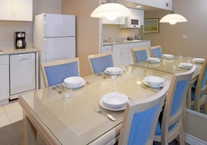 Escape to the Beach! 2 Spacious Accommodations w/Kitchen | Amazing View