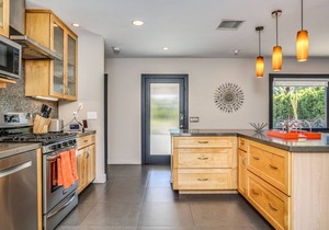 Fall Stays Available! Stunning Retreat in Warm Sands! Walk to Downtown!