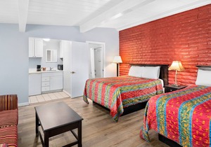 Fallbrook Country Inn