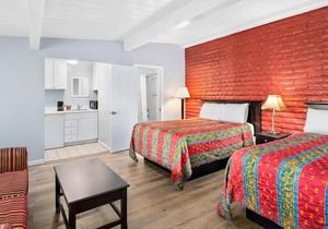 Fallbrook Country Inn