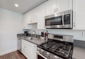 Family-Friendly Condo with Ocean Views, Easy Beach Access, WiFi & Grill Area