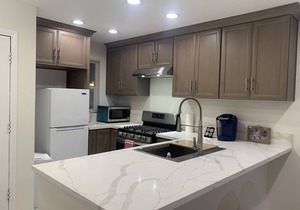 Family-sized apartment 5 minutes away from Disneyland!