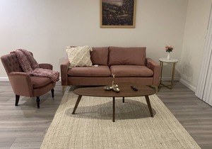 Family-sized apartment 5 minutes away from Disneyland!
