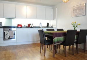 Fantastic Shoreditch Riverside 2 Bed Apt