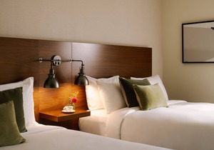 Found Santa Monica powered by Sonder | Accessible Double Queen Room