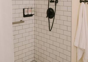Found Santa Monica powered by Sonder | Accessible King Room