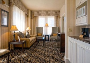 Gaslamp Plaza Suites