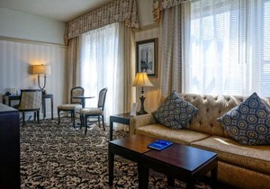 Gaslamp Plaza Suites