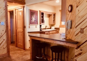 Giant Oaks Lodge - Two Bedroom Family Cabin 114