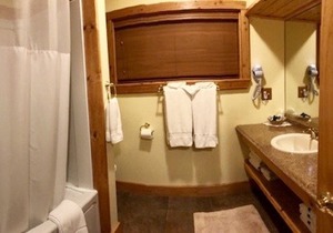 Giant Oaks Lodge - Two Bedroom Family Cabin 114