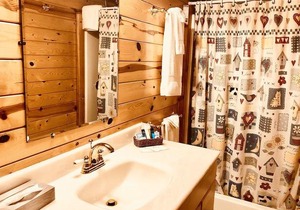 Giant Oaks Lodge
