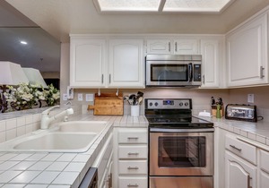 GORGEOUS DEAUVILLE RESORT CONDO RIGHT IN THE HEART OF DOWNTOWN PALM SPRINGS.