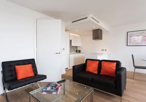 Great 1 Bed Apt with Air Con, City Views & WiFi in Trendy Shoreditch, London