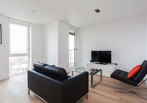 Great 1 Bed Apt with Air Con, City Views & WiFi in Trendy Shoreditch, London