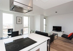 Great 1 Bed Apt with Air Con, City Views & WiFi in Trendy Shoreditch, London