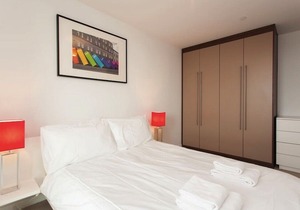 Great 1 Bed Apt with Air Con, City Views & WiFi in Trendy Shoreditch, London