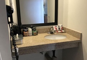 Great Find! Awesome Unit for Families! Near Attractions, Pool, Parking