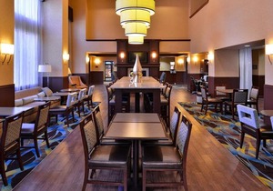Hampton Inn & Suites Ontario