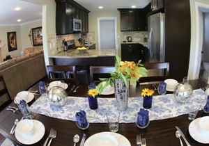 Highly Upgraded, 5 Bed, 4.5 ba, New Pool w/Jacuzzi, 1/2 mile walk to Disney