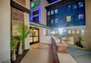 Holiday Inn Express Costa Mesa