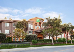 Holiday Inn Express Hotel & Suites Corona