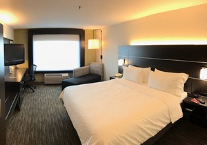 Holiday Inn Express Hotel & Suites Tracy, an IHG Hotel