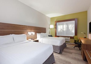 Holiday Inn Express & Suites Corona by IHG