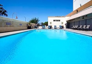 Holiday Inn Los Angeles - LAX Airport, an IHG Hotel