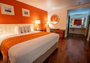 Howard Johnson by Wyndham Buena Park