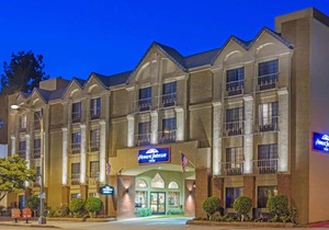 Howard Johnson by Wyndham Pasadena