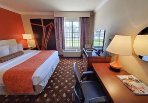Howard Johnson by Wyndham Pasadena