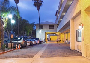 Howard Johnson by Wyndham Torrance