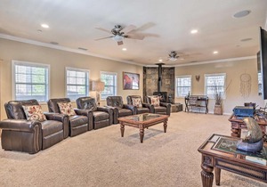 Huge Lake Arrowhead Home with 3 Decks and Grill!