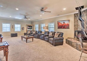 Huge Lake Arrowhead Home with 3 Decks and Grill!