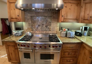 HUGE LAKE LODGE-6BD,4BATH, 5 KING BEDROOMS! LAKE VIEWS-WEEKLY DISCOUNTS! #5709